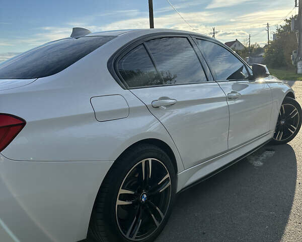 Белый БМВ 3 Серия, объемом двигателя 3 л и пробегом 123 тыс. км за 25000 $, фото 56 на Automoto.ua