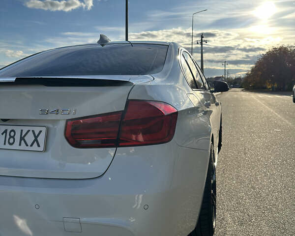 Белый БМВ 3 Серия, объемом двигателя 3 л и пробегом 123 тыс. км за 25000 $, фото 74 на Automoto.ua