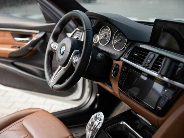 Белый БМВ 3 Серия, объемом двигателя 2 л и пробегом 147 тыс. км за 243 $, фото 3 на Automoto.ua