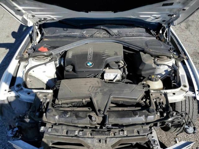 Белый БМВ 3 Серия, объемом двигателя 2 л и пробегом 82 тыс. км за 3000 $, фото 10 на Automoto.ua