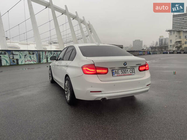Белый БМВ 3 Серия, объемом двигателя 2 л и пробегом 125 тыс. км за 13500 $, фото 9 на Automoto.ua
