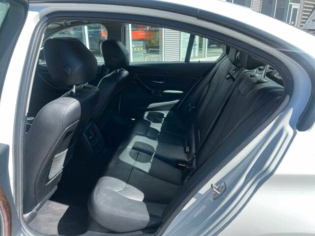 Білий БМВ 3 Серія, об'ємом двигуна 2 л та пробігом 71 тис. км за 4800 $, фото 9 на Automoto.ua