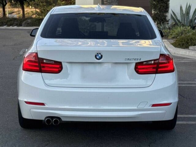 Белый БМВ 3 Серия, объемом двигателя 2 л и пробегом 77 тыс. км за 3100 $, фото 5 на Automoto.ua