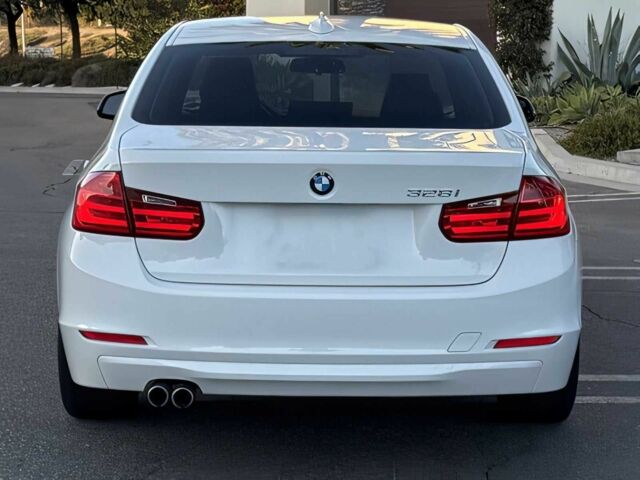 Белый БМВ 3 Серия, объемом двигателя 2 л и пробегом 74 тыс. км за 10500 $, фото 5 на Automoto.ua