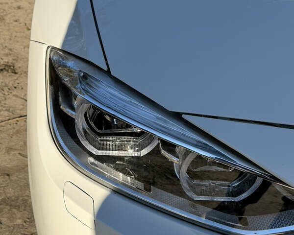 Белый БМВ 3 Серия, объемом двигателя 2 л и пробегом 149 тыс. км за 15100 $, фото 7 на Automoto.ua