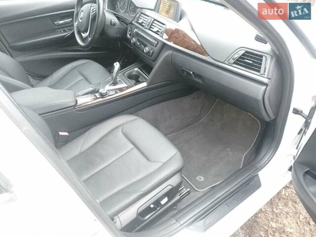 Білий БМВ 3 Серія, об'ємом двигуна 2 л та пробігом 141 тис. км за 13700 $, фото 12 на Automoto.ua