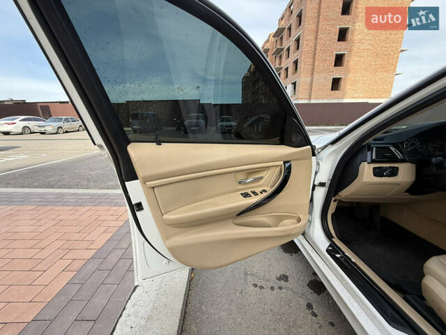 БМВ 3 Серия 2015 в Умани на Automoto.ua Белый БМВ 3 Серия, объемом двигателя 2 л и пробегом 155 тыс. км за 12950 $, фото 12 на Automoto.ua