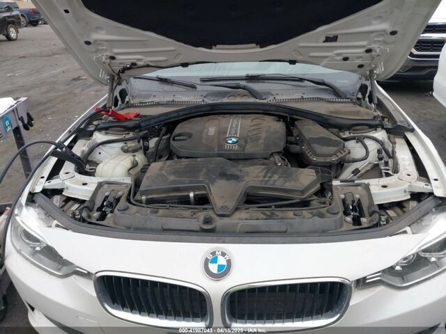 Білий БМВ 3 Серія, об'ємом двигуна 2 л та пробігом 114 тис. км за 11000 $, фото 10 на Automoto.ua