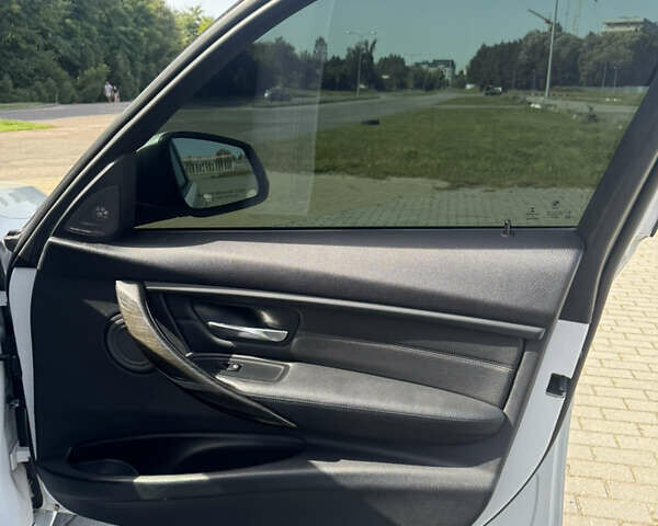 Білий БМВ 3 Серія, об'ємом двигуна 2 л та пробігом 155 тис. км за 17900 $, фото 13 на Automoto.ua