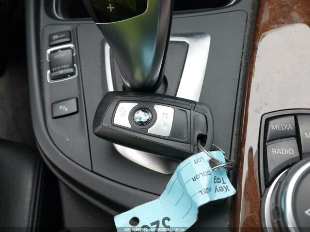 Білий БМВ 3 Серія, об'ємом двигуна 2 л та пробігом 114 тис. км за 11000 $, фото 8 на Automoto.ua