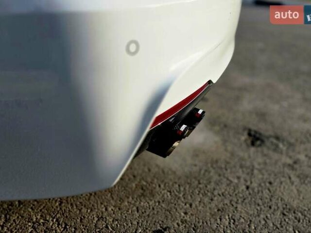 Белый БМВ 3 Серия, объемом двигателя 2 л и пробегом 184 тыс. км за 16900 $, фото 10 на Automoto.ua