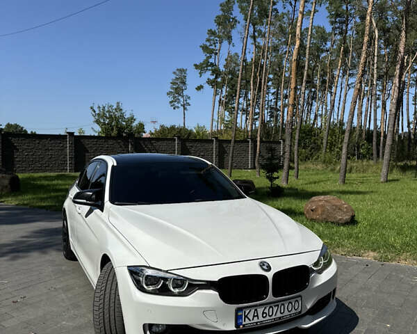 Белый БМВ 3 Серия, объемом двигателя 2 л и пробегом 145 тыс. км за 13300 $, фото 3 на Automoto.ua
