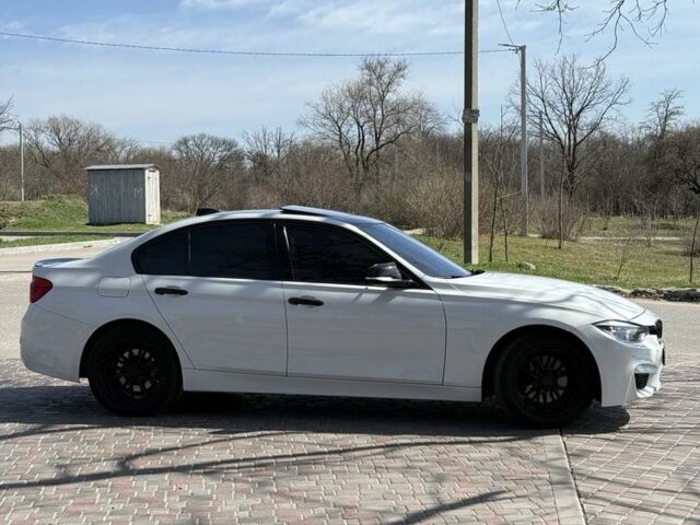 Белый БМВ 3 Серия, объемом двигателя 2 л и пробегом 191 тыс. км за 12500 $, фото 7 на Automoto.ua