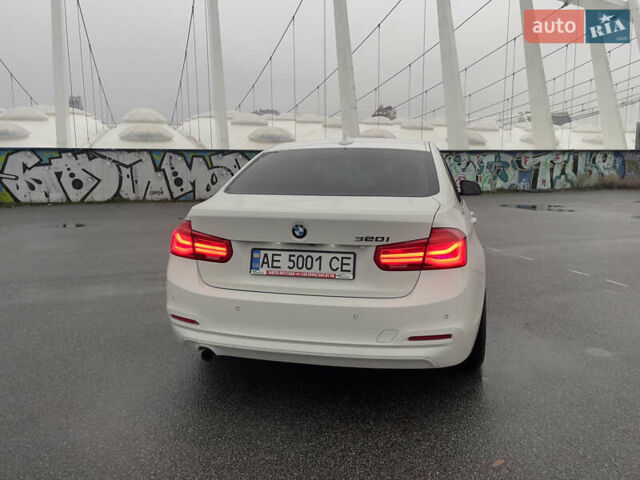 Белый БМВ 3 Серия, объемом двигателя 2 л и пробегом 125 тыс. км за 13500 $, фото 10 на Automoto.ua