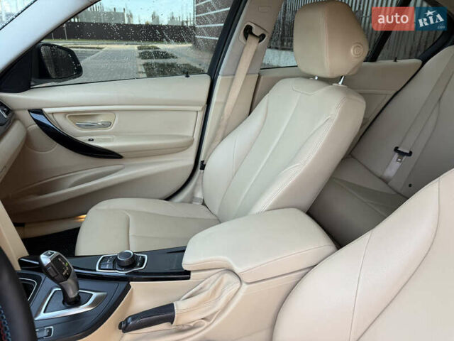 БМВ 3 Серия 2015 в Умани на Automoto.ua Белый БМВ 3 Серия, объемом двигателя 2 л и пробегом 155 тыс. км за 12950 $, фото 18 на Automoto.ua