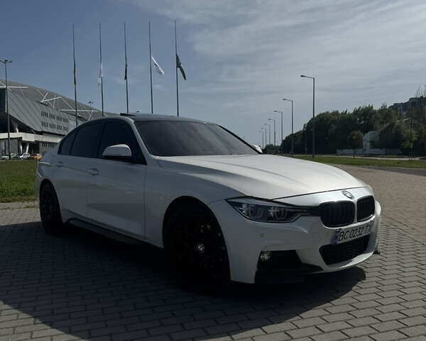 Белый БМВ 3 Серия, объемом двигателя 2 л и пробегом 155 тыс. км за 19500 $, фото 1 на Automoto.ua