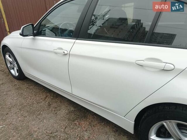 Білий БМВ 3 Серія, об'ємом двигуна 2 л та пробігом 141 тис. км за 13700 $, фото 3 на Automoto.ua