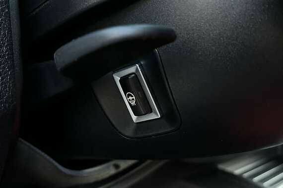 Білий БМВ 3 Серія, об'ємом двигуна 2 л та пробігом 75 тис. км за 12100 $, фото 6 на Automoto.ua