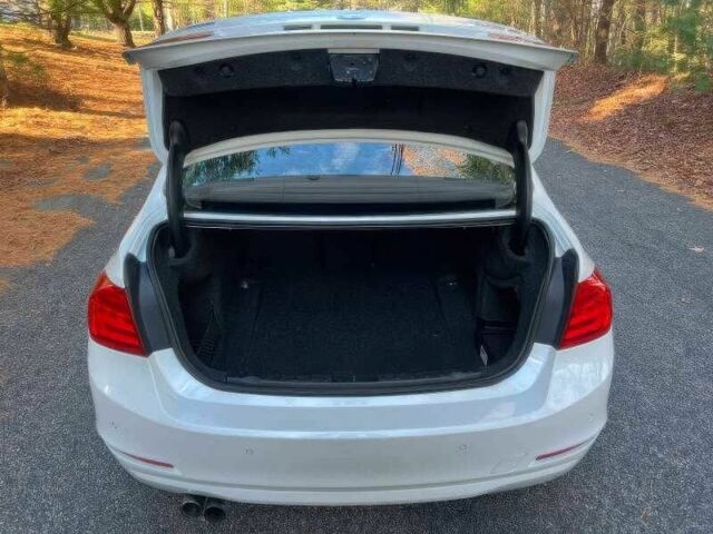 Белый БМВ 3 Серия, объемом двигателя 2 л и пробегом 99 тыс. км за 3000 $, фото 12 на Automoto.ua