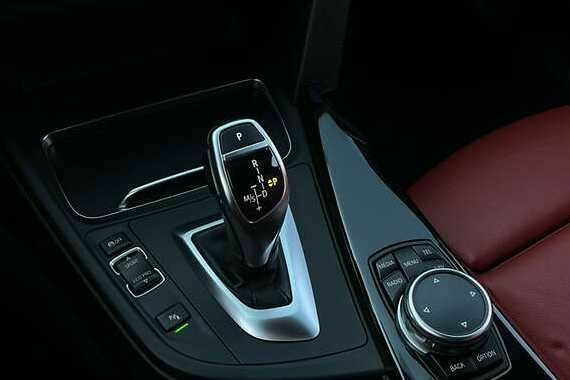 Білий БМВ 3 Серія, об'ємом двигуна 2 л та пробігом 75 тис. км за 12100 $, фото 11 на Automoto.ua