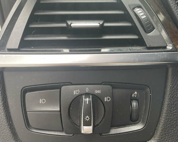 Білий БМВ 3 Серія, об'ємом двигуна 2 л та пробігом 177 тис. км за 14300 $, фото 17 на Automoto.ua