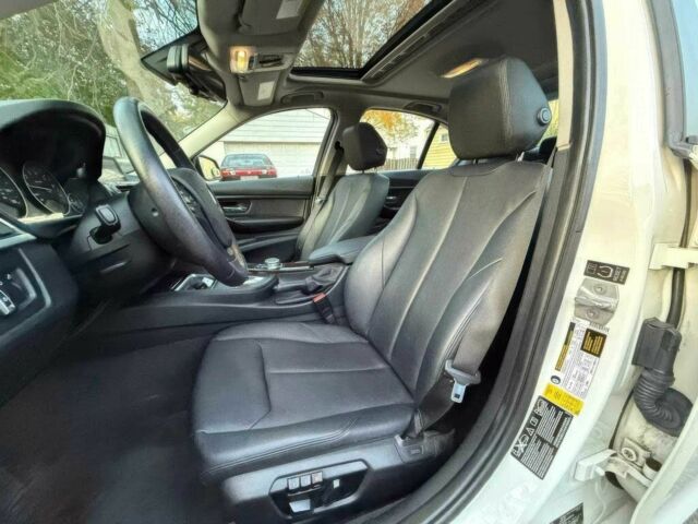 БМВ 3 Серия 2015 в Днепре (Днепропетровске) на Automoto.ua Белый БМВ 3 Серия, объемом двигателя 2 л и пробегом 79 тыс. км за 4500 $, фото 9 на Automoto.ua