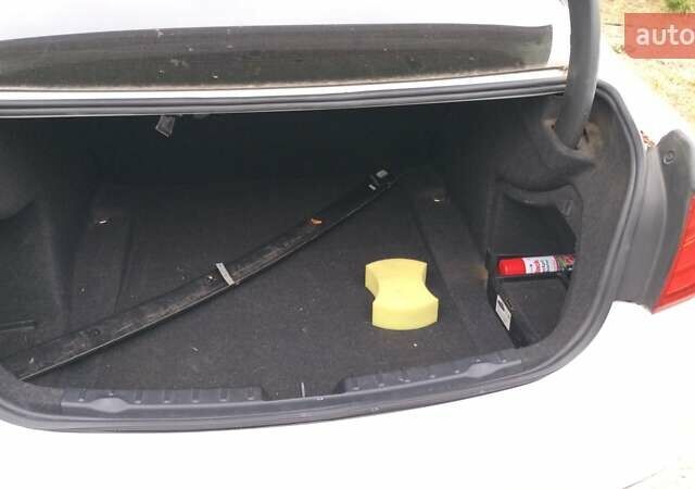 Білий БМВ 3 Серія, об'ємом двигуна 2 л та пробігом 205 тис. км за 13500 $, фото 8 на Automoto.ua