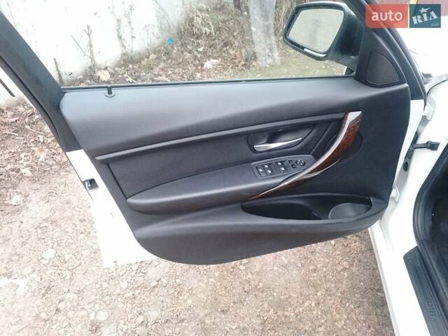 Білий БМВ 3 Серія, об'ємом двигуна 2 л та пробігом 141 тис. км за 13700 $, фото 39 на Automoto.ua