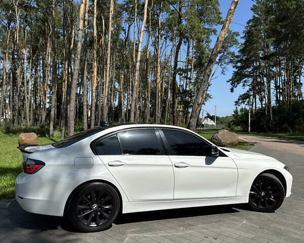 Белый БМВ 3 Серия, объемом двигателя 2 л и пробегом 145 тыс. км за 13300 $, фото 6 на Automoto.ua