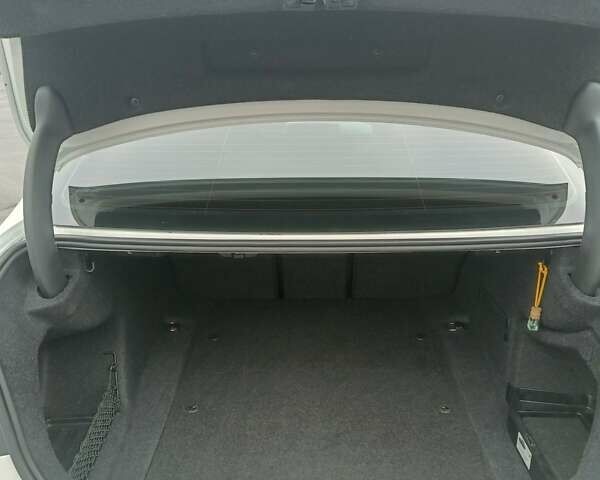 Білий БМВ 3 Серія, об'ємом двигуна 2 л та пробігом 316 тис. км за 15300 $, фото 14 на Automoto.ua