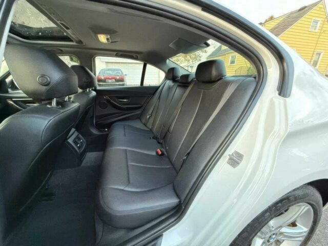 БМВ 3 Серия 2015 в Днепре (Днепропетровске) на Automoto.ua Белый БМВ 3 Серия, объемом двигателя 2 л и пробегом 79 тыс. км за 4500 $, фото 11 на Automoto.ua