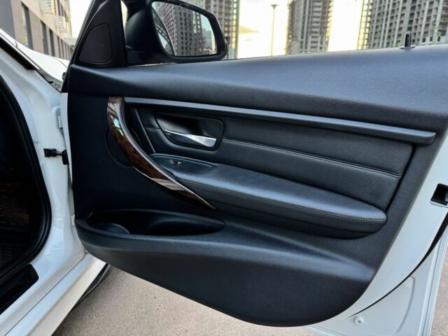 Білий БМВ 3 Серія, об'ємом двигуна 3 л та пробігом 178 тис. км за 18000 $, фото 12 на Automoto.ua