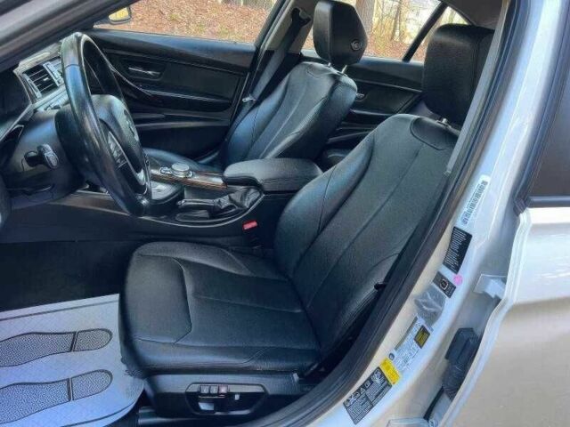 Белый БМВ 3 Серия, объемом двигателя 2 л и пробегом 99 тыс. км за 3000 $, фото 8 на Automoto.ua