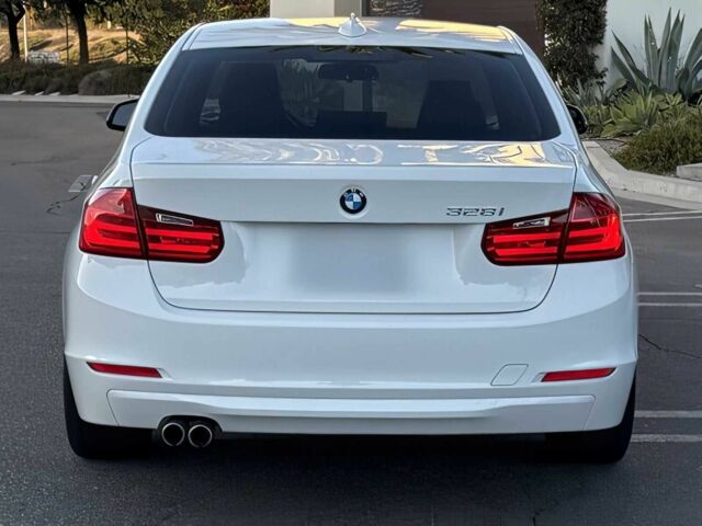 Белый БМВ 3 Серия, объемом двигателя 2 л и пробегом 73 тыс. км за 7400 $, фото 5 на Automoto.ua