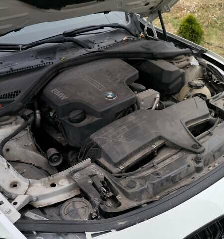 Білий БМВ 3 Серія, об'ємом двигуна 2 л та пробігом 205 тис. км за 13500 $, фото 10 на Automoto.ua