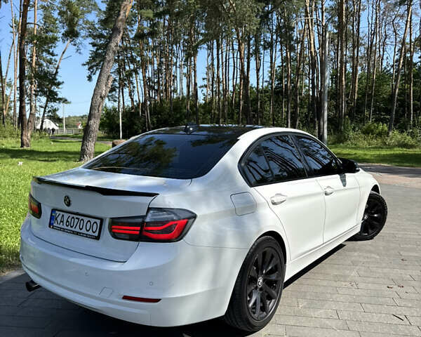 Белый БМВ 3 Серия, объемом двигателя 2 л и пробегом 145 тыс. км за 13300 $, фото 7 на Automoto.ua