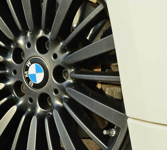 Білий БМВ 3 Серія, об'ємом двигуна 2 л та пробігом 151 тис. км за 19999 $, фото 11 на Automoto.ua