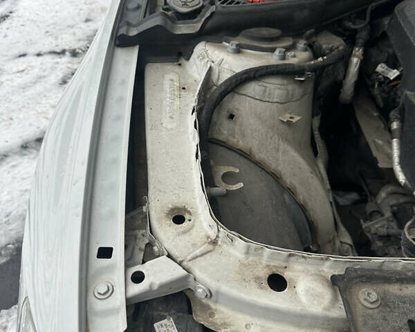 Білий БМВ 3 Серія, об'ємом двигуна 2 л та пробігом 130 тис. км за 14500 $, фото 19 на Automoto.ua