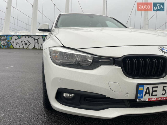 Белый БМВ 3 Серия, объемом двигателя 2 л и пробегом 125 тыс. км за 13500 $, фото 3 на Automoto.ua