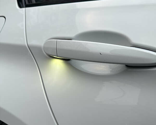 Белый БМВ 3 Серия, объемом двигателя 3 л и пробегом 123 тыс. км за 25000 $, фото 127 на Automoto.ua