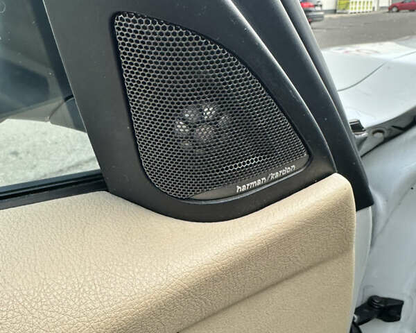 Білий БМВ 3 Серія, об'ємом двигуна 2 л та пробігом 119 тис. км за 17200 $, фото 21 на Automoto.ua