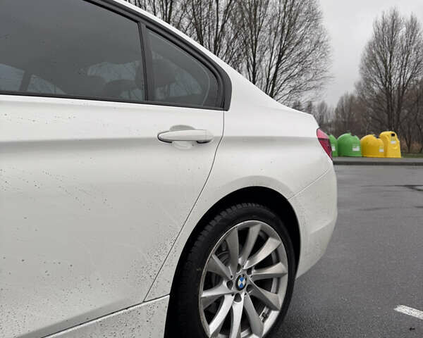 Белый БМВ 3 Серия, объемом двигателя 2 л и пробегом 129 тыс. км за 16300 $, фото 19 на Automoto.ua