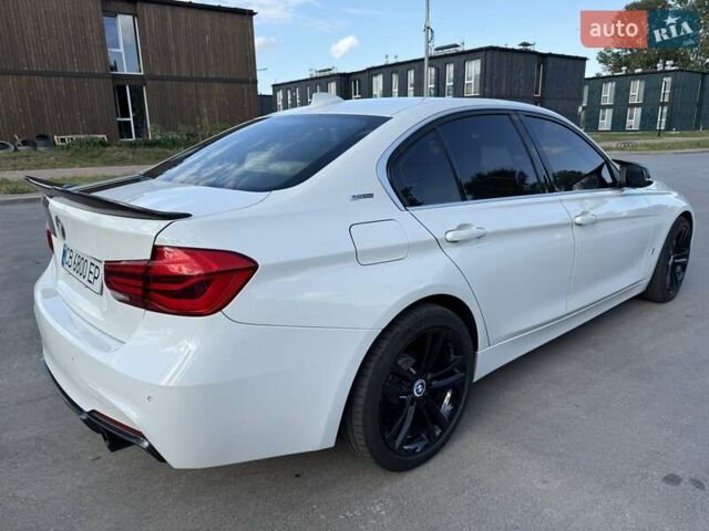 Білий БМВ 3 Серія, об'ємом двигуна 2 л та пробігом 136 тис. км за 18500 $, фото 1 на Automoto.ua
