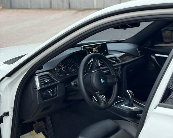 Білий БМВ 3 Серія, об'ємом двигуна 2 л та пробігом 149 тис. км за 16300 $, фото 11 на Automoto.ua