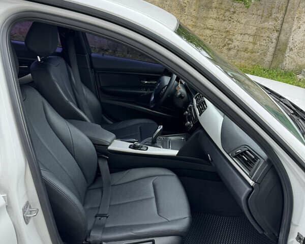 Білий БМВ 3 Серія, об'ємом двигуна 2 л та пробігом 125 тис. км за 14200 $, фото 17 на Automoto.ua