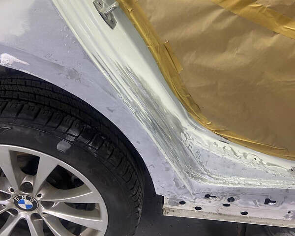 Белый БМВ 3 Серия, объемом двигателя 2 л и пробегом 190 тыс. км за 12900 $, фото 47 на Automoto.ua