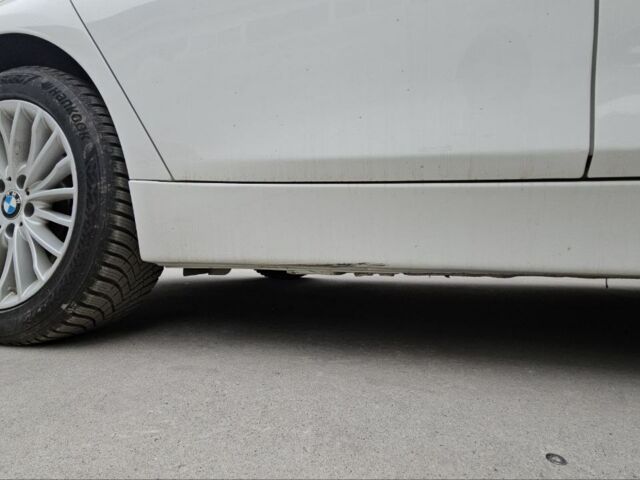 Білий БМВ 3 Серія, об'ємом двигуна 2 л та пробігом 72 тис. км за 12900 $, фото 35 на Automoto.ua