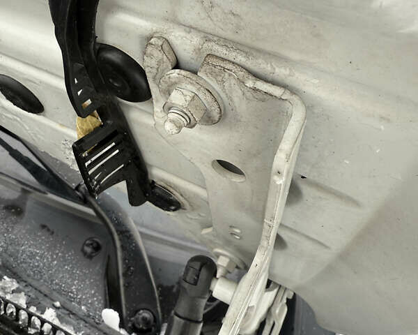 Белый БМВ 3 Серия, объемом двигателя 2 л и пробегом 190 тыс. км за 12900 $, фото 34 на Automoto.ua