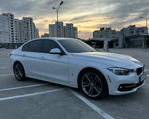 Белый БМВ 3 Серия, объемом двигателя 2 л и пробегом 98 тыс. км за 19700 $, фото 4 на Automoto.ua