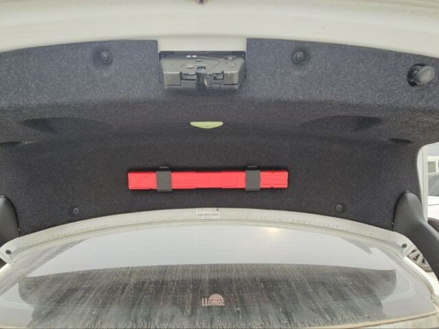 Білий БМВ 3 Серія, об'ємом двигуна 2 л та пробігом 72 тис. км за 12900 $, фото 21 на Automoto.ua